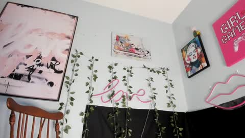 Snapshot of maddi_avalon chatting on February 2025 12:22:02 AM Maddi Avalon online show from February 2025 12:22:02 AM