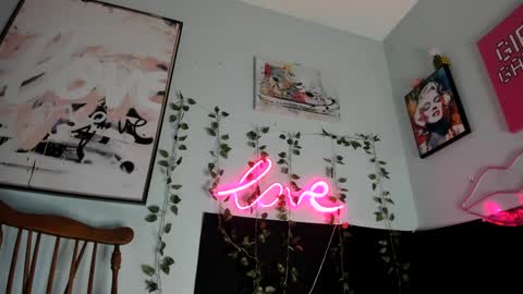 Snapshot of maddi_avalon chatting on February 2025 01:26:02 PM Maddi Avalon online show from February 2025 01:26:02 PM