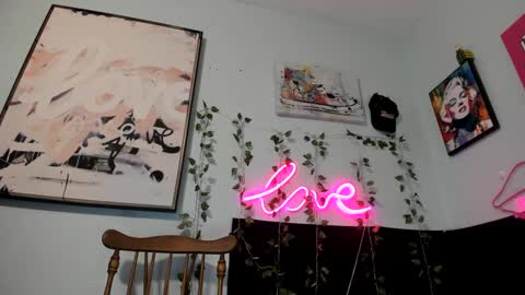 Snapshot of maddi_avalon chatting on February 2025 01:48:02 AM Maddi Avalon online show from February 2025 01:48:02 AM