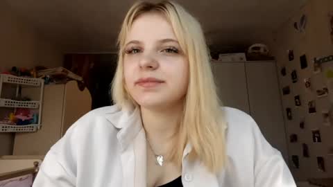 Snapshot of maddietrudnowski chatting on May 2026 07:59:02 AM Sabrina online show from May 2026 07:59:02 AM