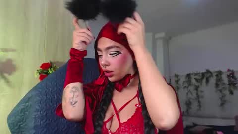 maddiie and clyde online show from October 2025 02:18:02 PM