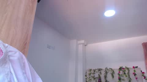 maddiie and clyde online show from November 2025 05:39:02 PM