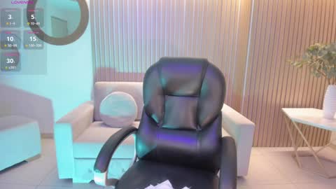 Snapshot of maddisonlowe chatting on February 2025 07:18:02 AM Maddison online show from February 2025 07:18:02 AM