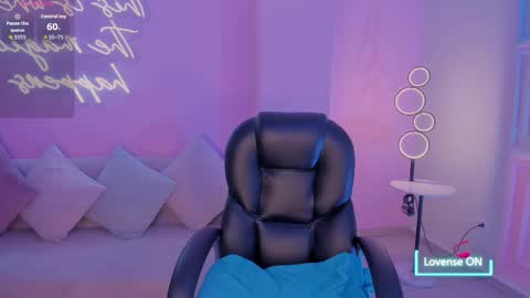 Snapshot of maddisonlowe chatting on November 2025 05:20:01 AM Maddison online show from November 2025 05:20:01 AM