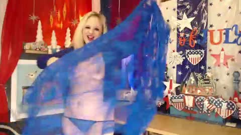 Snapshot of maddisonrae76 chatting on June 2026 02:53:01 AM MaddisonRae online show from June 2026 02:53:01 AM