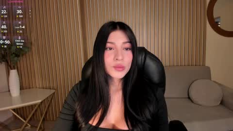 Maddison online show from April 2026 07:22:02 PM