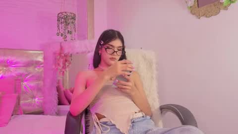 Maddy  online show from April 2026 08:20:01 PM