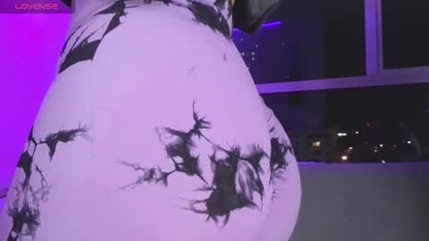   Please followme and rate me your thumbs up online show from November 2025 01:37:01 AM