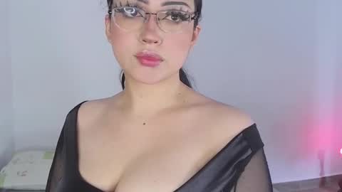 Snapshot of maddyghost chatting on January 2026 09:18:01 PM Please followme and rate me your thumbs up online show from January 2026 09:18:01 PM