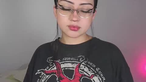 Snapshot of maddyghost chatting on January 2026 11:18:01 PM Please followme and rate me your thumbs up online show from January 2026 11:18:01 PM