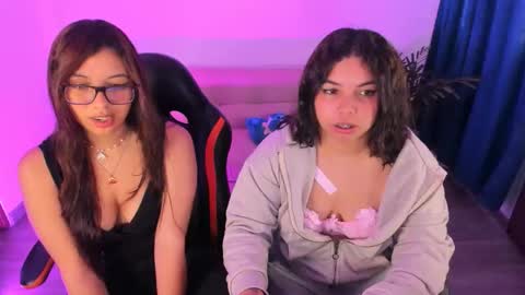 Snapshot of madelaine_taylor chatting on November 2025 04:25:01 PM madelaine_taylor online show from November 2025 04:25:01 PM