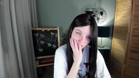 Snapshot of madelaines chatting on November 2025 09:36:01 AM madelaines online show from November 2025 09:36:01 AM