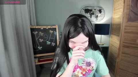 Snapshot of madelaines chatting on November 2025 08:40:01 AM madelaines online show from November 2025 08:40:01 AM