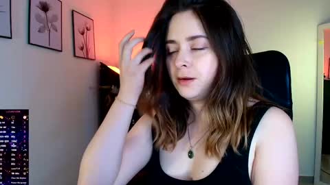 madelamee online show from April 2026 09:08:01 PM