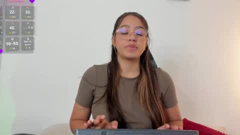 Snapshot of madelayn_torres chatting on July 2026 01:17:02 PM madelayn_torres online show from July 2026 01:17:02 PM