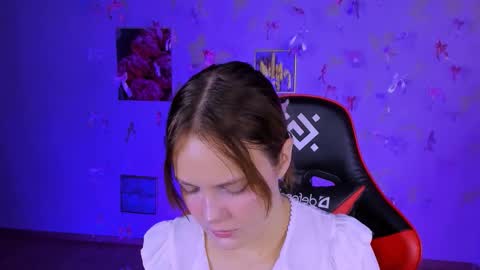 Madeline online show from November 2025 08:35:02 PM