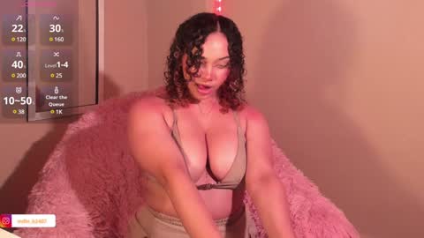 Madeline  online show from January 2025 11:18:01 PM