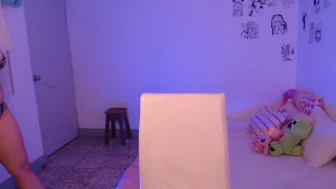 Madeline  online show from November 2025 11:03:01 PM