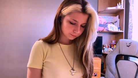 Snapshot of madelinepanagos chatting on July 2026 02:31:01 PM Alice online show from July 2026 02:31:01 PM