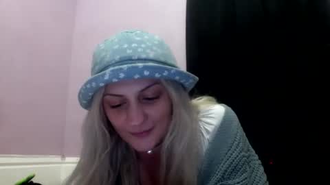 Snapshot of madelinevalentine chatting on November 2025 09:21:02 AM madeline online show from November 2025 09:21:02 AM