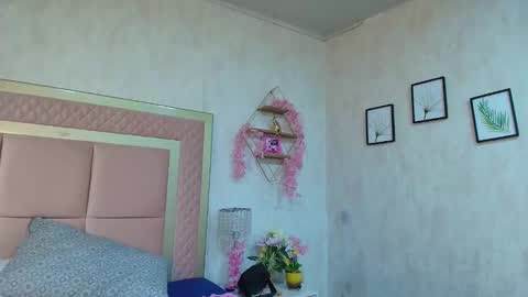madhison_5 online show from June 2026 11:56:02 AM