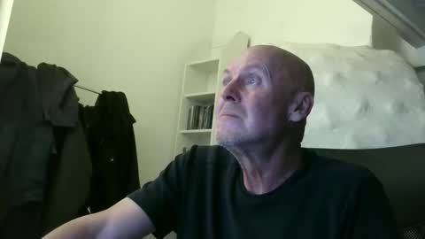 madio1187940 online show from December 2025 07:41:02 PM