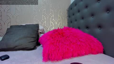   online show from December 2024 04:15:02 AM