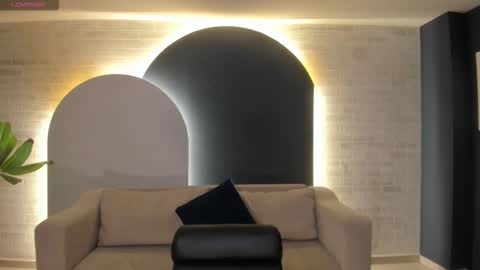 Maddi Collins online show from March 2026 11:14:01 AM