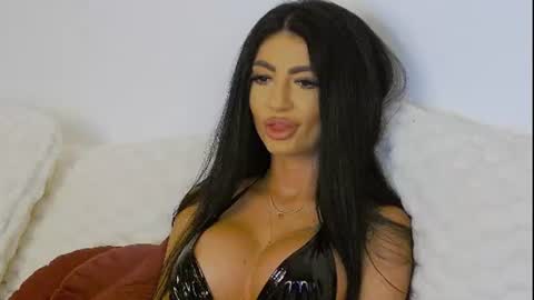 Snapshot of madisondesire chatting on June 2026 01:57:02 PM Madison online show from June 2026 01:57:02 PM