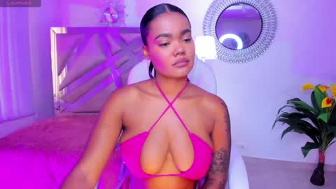 Snapshot of madisson_davon chatting on December 2024 02:53:01 PM Madisson Davon online show from December 2024 02:53:01 PM