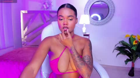 Snapshot of madisson_davon chatting on December 2024 05:58:02 PM Madisson Davon online show from December 2024 05:58:02 PM