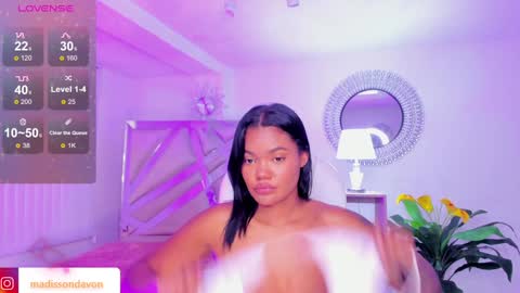 Snapshot of madisson_davon chatting on December 2024 05:54:02 PM Madisson Davon online show from December 2024 05:54:02 PM