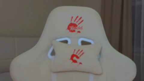 Snapshot of madissson chatting on December 2024 04:31:01 AM Madi Soon online show from December 2024 04:31:01 AM