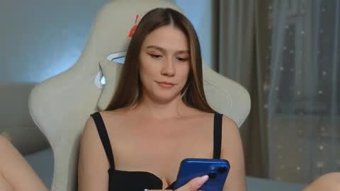 Snapshot of madissson chatting on February 2025 04:11:02 PM Madi Soon online show from February 2025 04:11:02 PM