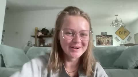 Snapshot of madlymads chatting on December 2025 03:39:01 PM madlymads online show from December 2025 03:39:01 PM