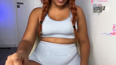 Snapshot of madsnextdoor chatting on October 2025 10:00:02 PM Maddie online show from October 2025 10:00:02 PM