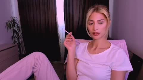 Madye Roberts online show from April 2026 07:09:02 AM