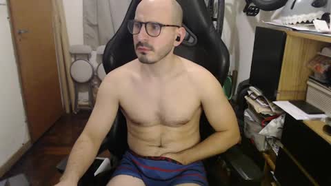 Snapshot of madziula chatting on May 2026 05:02:02 AM Peter online show from May 2026 05:02:02 AM