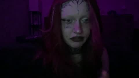 Snapshot of maeee_ chatting on July 2026 07:25:01 AM Mae online show from July 2026 07:25:01 AM