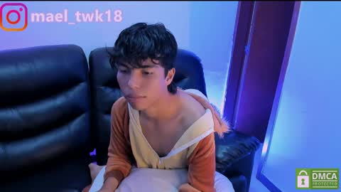 Mael online show from April 2026 07:04:02 PM