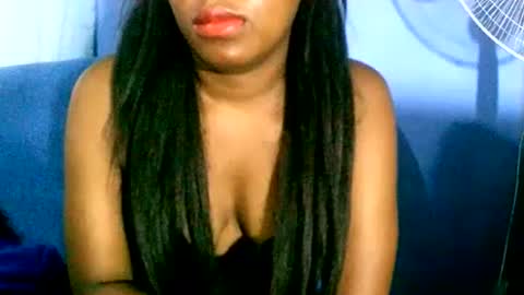 Snapshot of maelahlove chatting on December 2024 03:09:01 AM MaelahLove online show from December 2024 03:09:01 AM