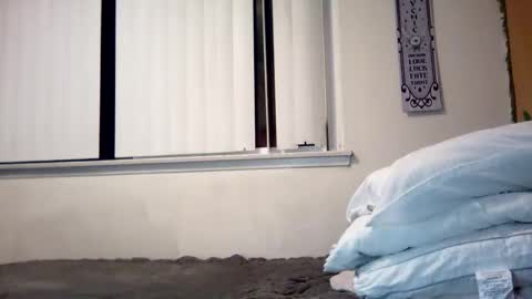 magdalena_805 online show from January 2025 02:00:02 AM