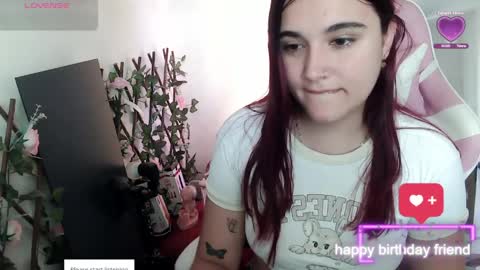 Luna  online show from April 2026 05:43:01 PM