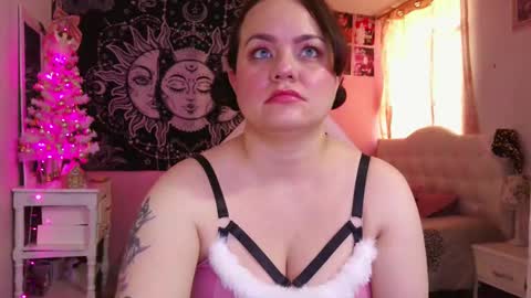 Snapshot of magic_clairewitch chatting on December 2024 09:11:02 PM Claire online show from December 2024 09:11:02 PM
