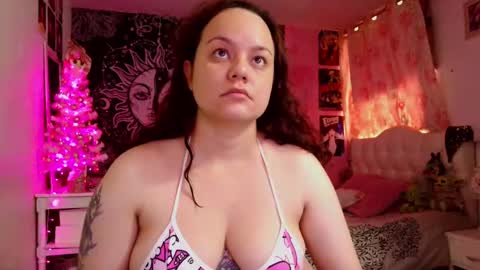 Snapshot of magic_clairewitch chatting on December 2024 02:53:01 PM Claire online show from December 2024 02:53:01 PM