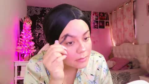 Snapshot of magic_clairewitch chatting on December 2024 10:12:01 PM Claire online show from December 2024 10:12:01 PM