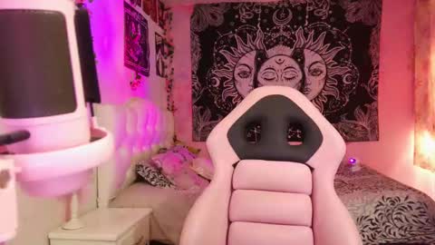 Snapshot of magic_clairewitch chatting on February 2025 06:09:01 PM Claire online show from February 2025 06:09:01 PM