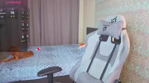 Snapshot of magic_shy chatting on November 2025 02:01:02 AM Merry online show from November 2025 02:01:02 AM