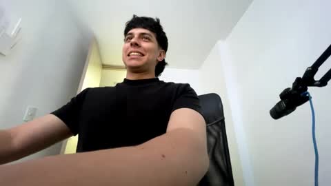 Snapshot of magic_tony chatting on October 2025 10:29:02 PM Tony Hoffa online show from October 2025 10:29:02 PM