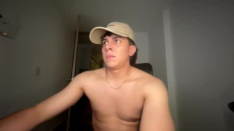 Snapshot of magic_tony chatting on October 2025 11:05:01 PM Tony Hoffa online show from October 2025 11:05:01 PM